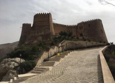 نمایش 20 شیء تازه تاریخی در قلعه فلک الافلاک خرم آباد