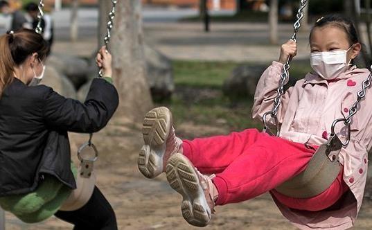 چه افرادی بیشتر در معرض ابتلا به کرونا هستند؟ چه افرادی بیشتر در معرض ابتلا به کرونا هستند؟