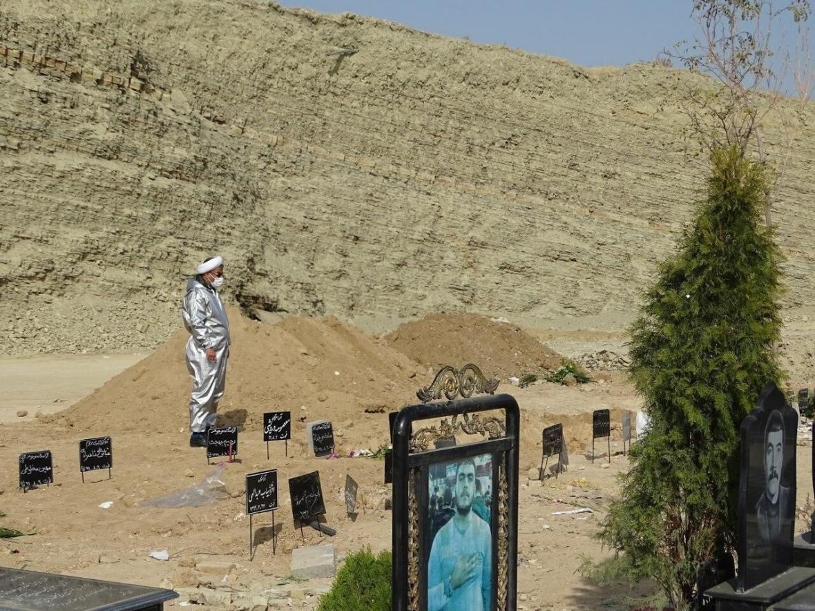 خبرنگاران باغ رضوان ارومیه در روزهای کرونایی خبرنگاران باغ رضوان ارومیه در روزهای کرونایی