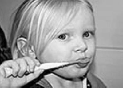 مؤثرترین راه برای مسواک زدن و استفاده از نخ دندان