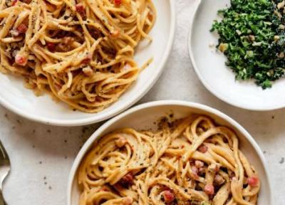طرز تهیه ماکارونی با پنیر گودا