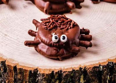 2 طرز تهیه شکلات هالووینی به شکل عنکبوت و روح در 7 مرحله ساده